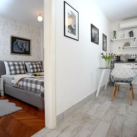 Charming Seaside Apartment Примоштен Екстер'єр фото