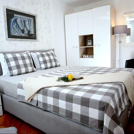 Charming Seaside Apartment Примоштен Екстер'єр фото