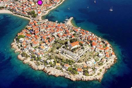 Charming Seaside Apartment Примоштен Екстер'єр фото