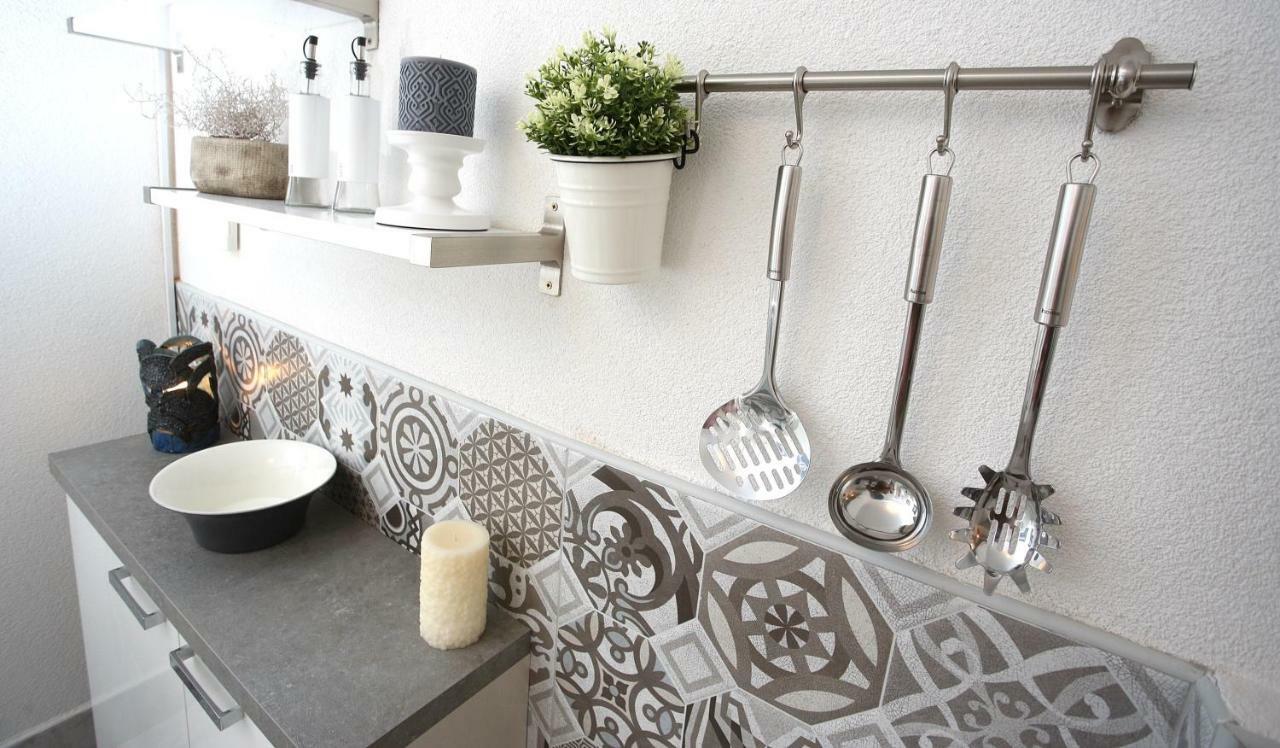 Charming Seaside Apartment Примоштен Екстер'єр фото