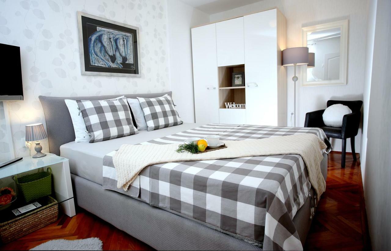 Charming Seaside Apartment Примоштен Екстер'єр фото