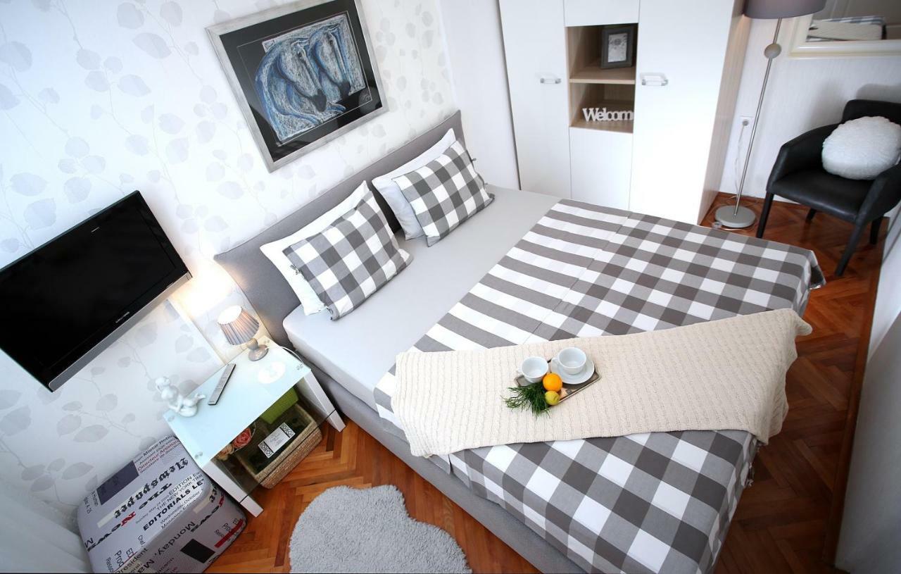 Charming Seaside Apartment Примоштен Екстер'єр фото